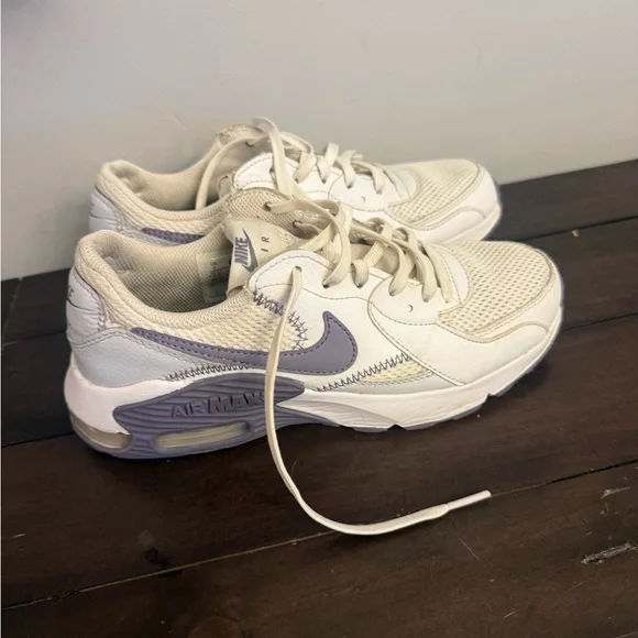 Nike Air Max white & Lavender Sneakers Women’s Size 6 - Picture 3 of 6